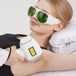 Будет ли лазерная эпиляция вызывать вонь в подмышках? Давайте проясним ситуацию!
