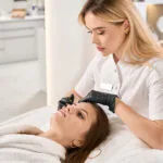 Cooling Technology in Aesthetic Treatments: Enhancing Comfort During Modern Laser Skin Procedures