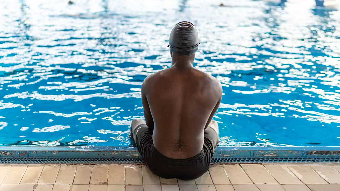 Back and Shoulder Hair Removal for Swimmers: A Guide to Long-Term Grooming